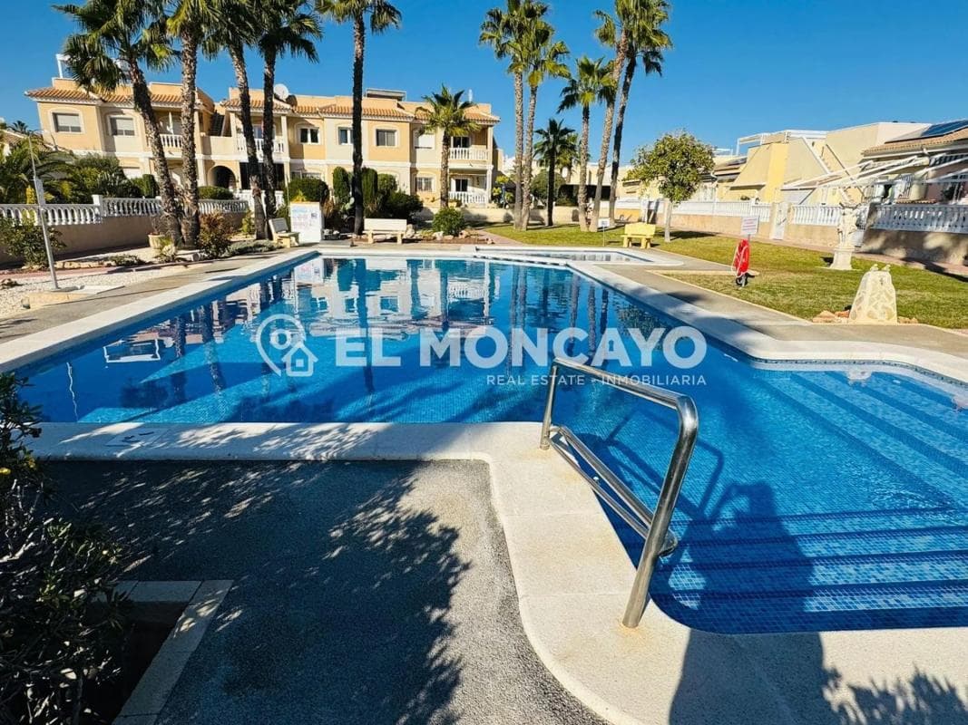 Venta de chalet adosado en Calle Isla Menorca Número 2 , Rojales photo 3