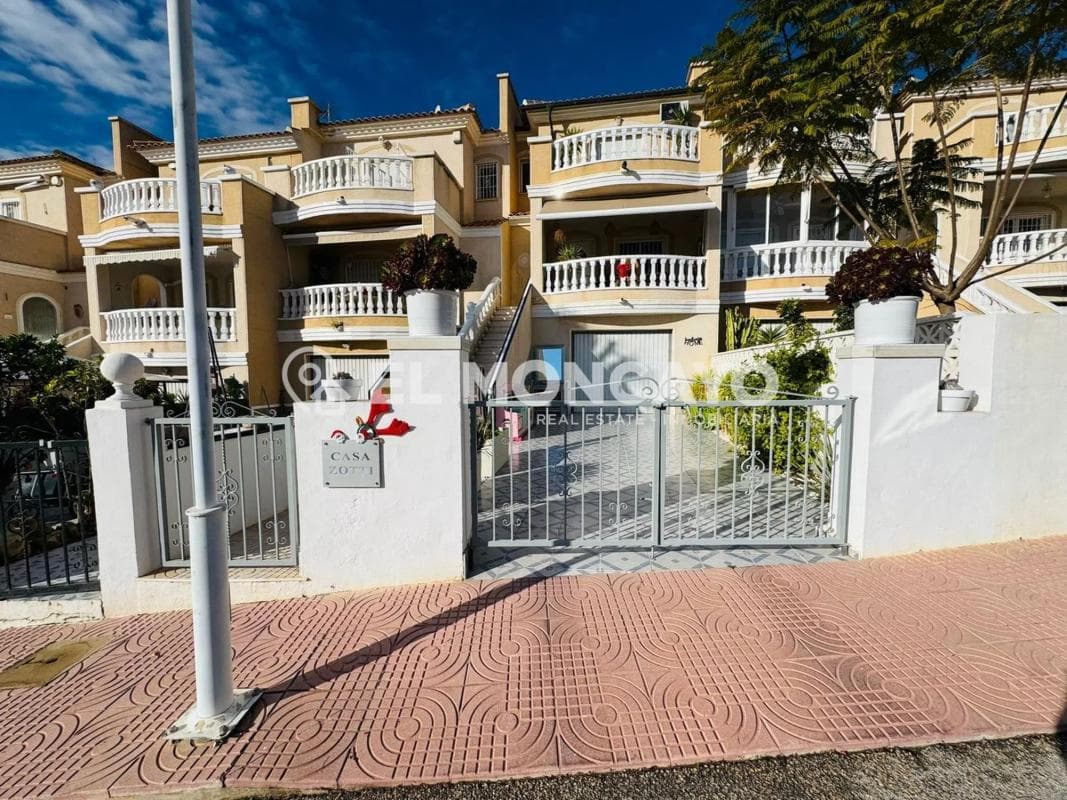 Venta de chalet adosado en Calle Isla Menorca Número 2 , Rojales photo 4