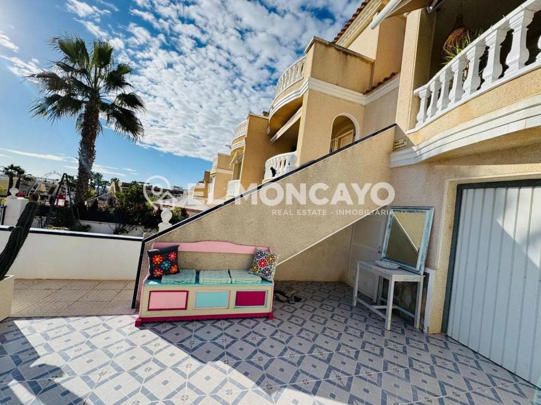 Venta de chalet adosado en Calle Isla Menorca Número 2 , Rojales photo 5