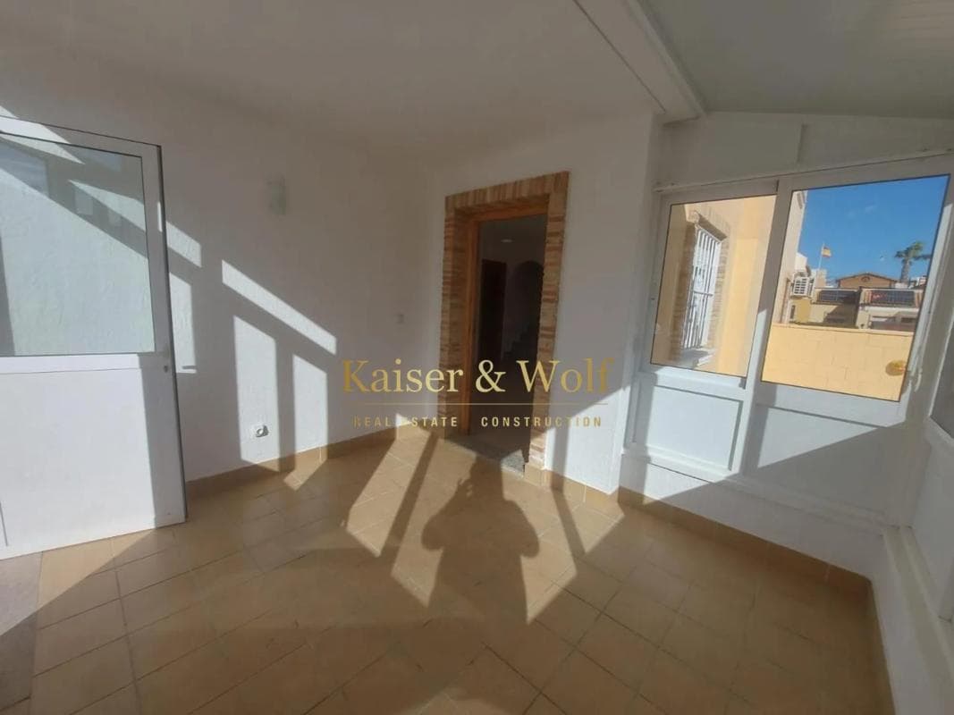 Sale of independent chalet in Avenida de Gijón, Rojales
photo 4