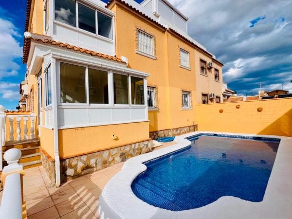 Chalet pareado photo 2