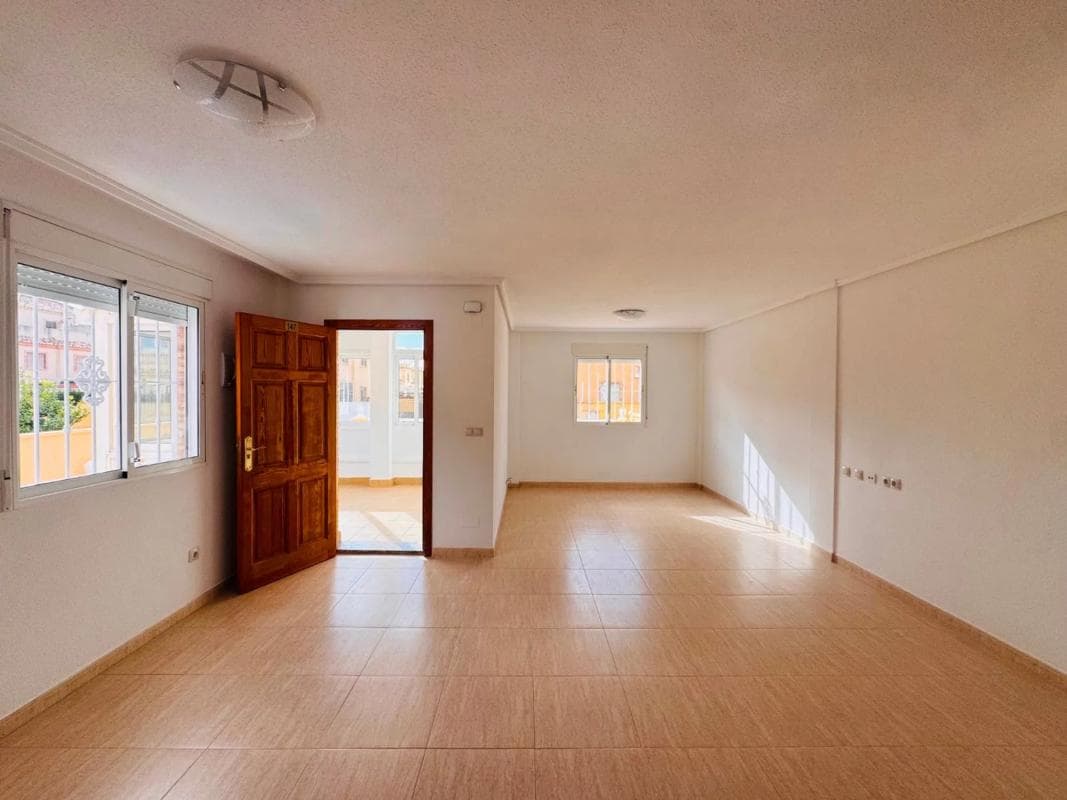 Properties for sale and rent in Spain photo 4