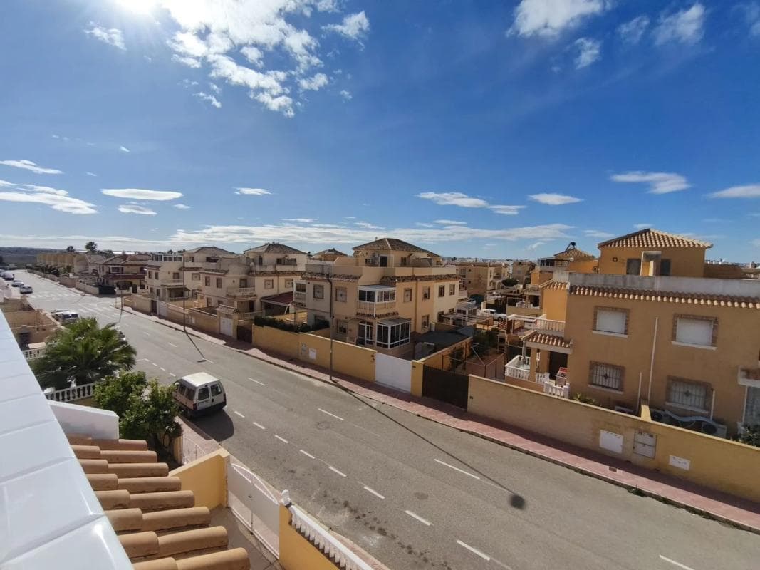 Propiedades en venta y alquiler en España photo 2
