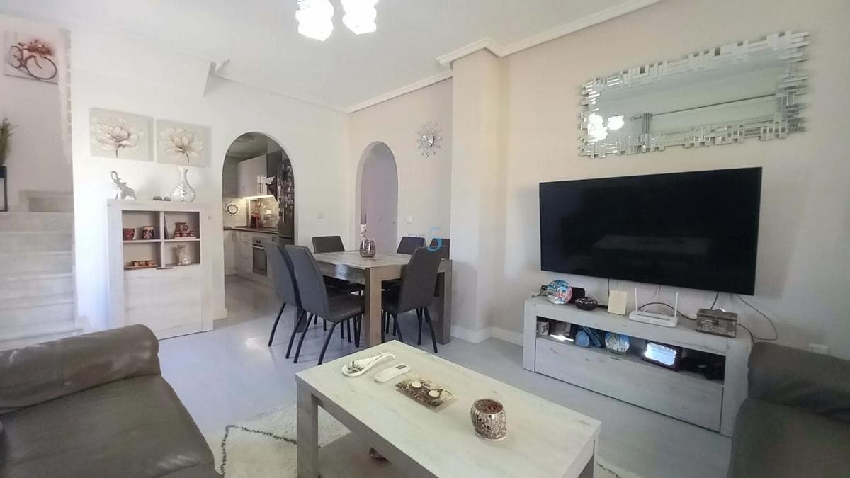 Sale of independent chalet in Barrio Centro de la Ciudad Quesada, Rojales
photo 4