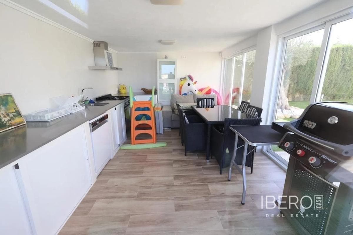 Sale of independent chalet in Calle Murillo, Rojales
photo 4