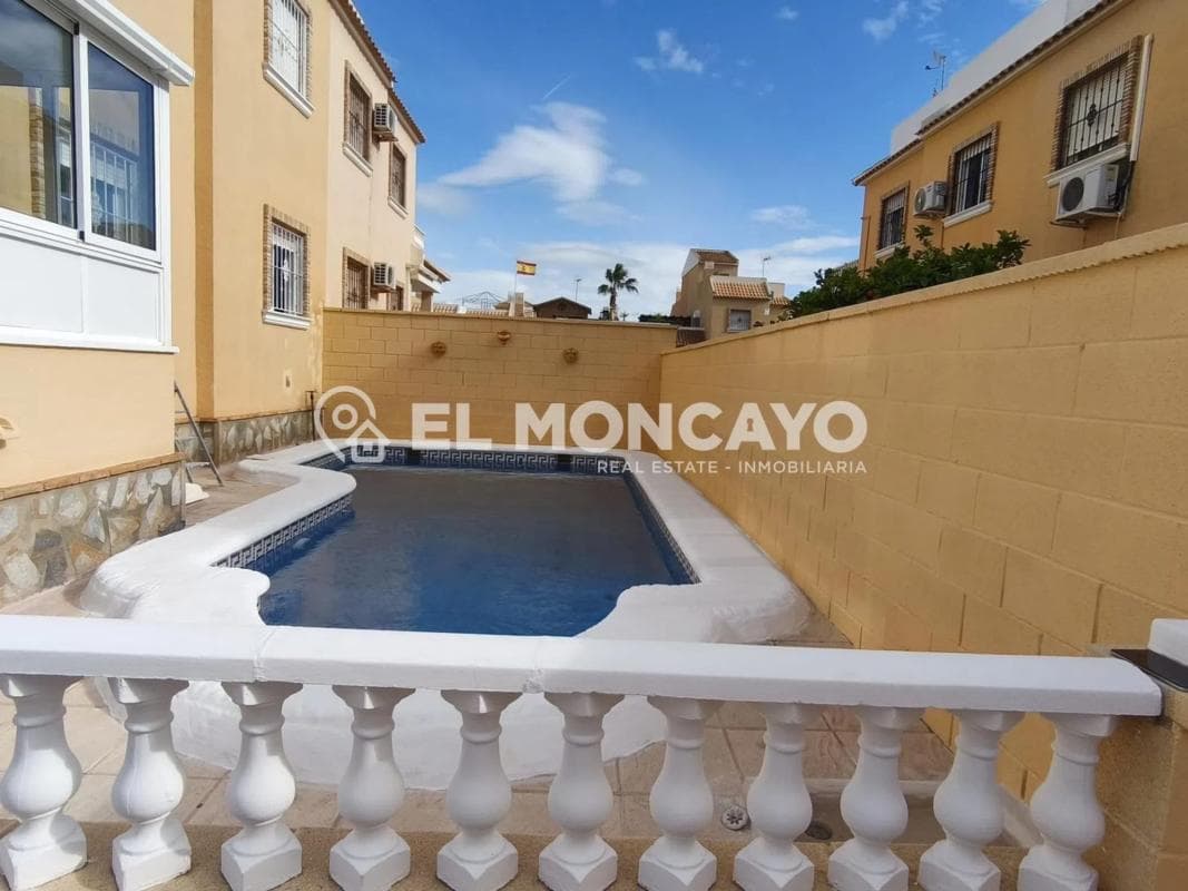 Sale of independent chalet in Avenida de Gijón, Rojales
photo 4