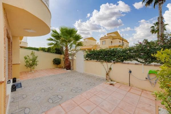Chalet independiente en venta en Avenida Jerez de la Frontera, 11, Rojales
photo 1