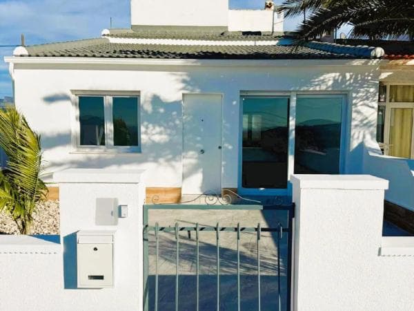 Четырехквартирный дом на продажу на Calle Costa de Garraf , Рохалес thumbnail 1