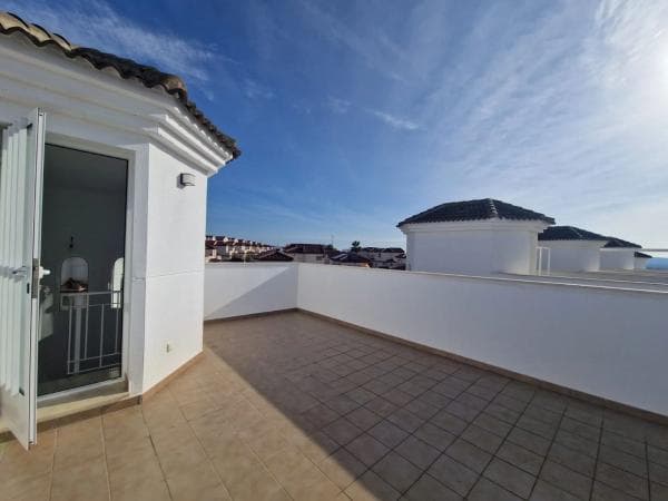 Chalet pareado en calle Olof Palme thumbnail 1