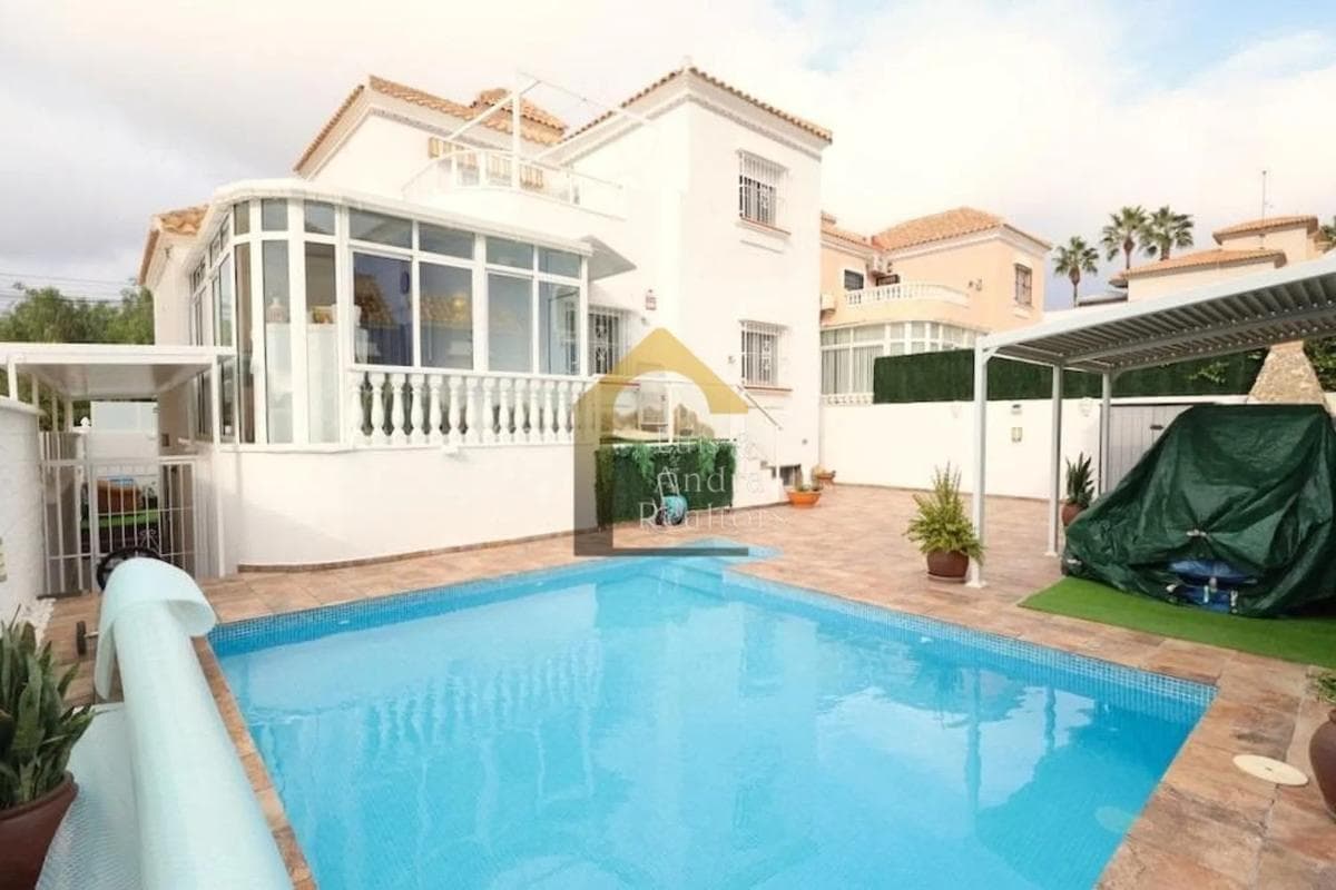Venta de chalet independiente en Blue Lagoon - Galán, San Miguel de Salinas
photo 4