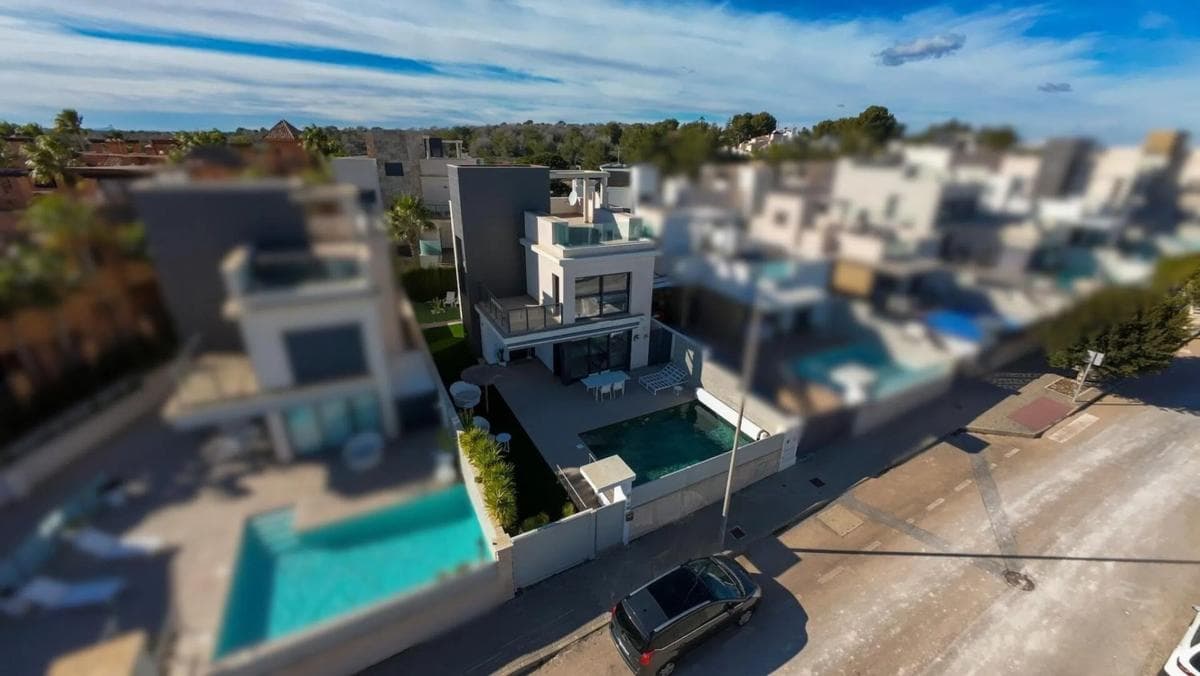Venta de chalet independiente en Calle los Infantes, San Miguel de Salinas
photo 3