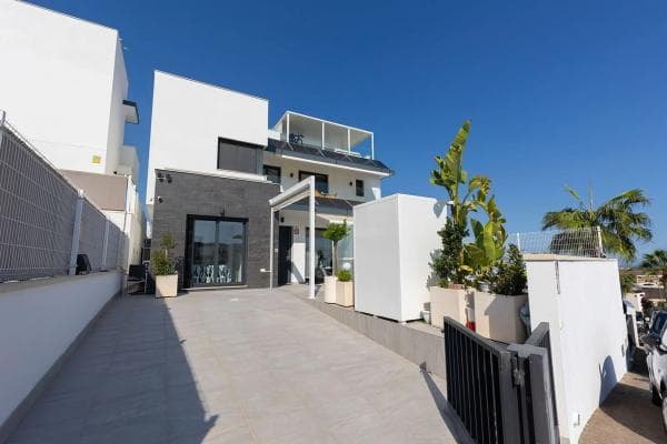 Independent chalet for sale in La Cañada - Los Alcores, San Miguel de Salinas
thumbnail 2