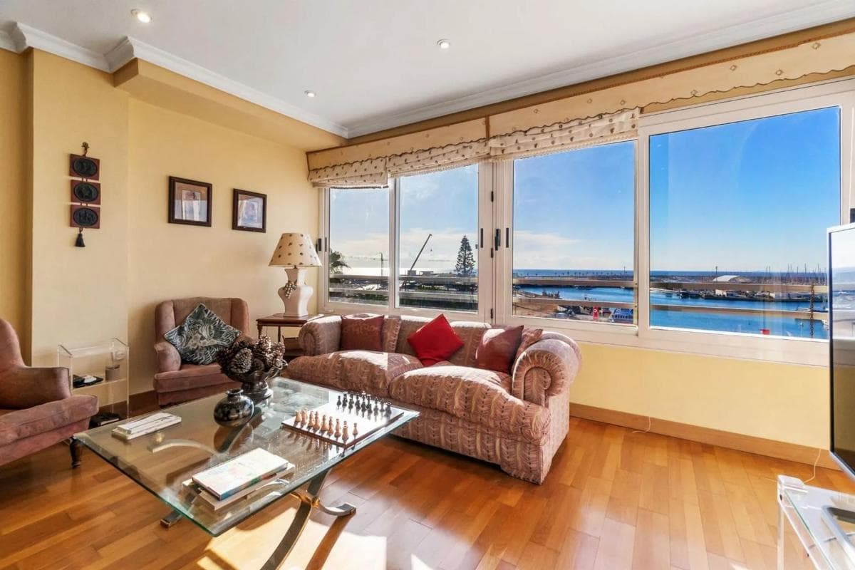 Venta de piso en Barrio Centro - Muelle Pesquero, Torrevieja
photo 3