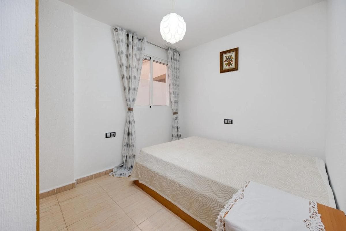 Sale of apartment in Barrio Centro - Muelle Pesquero, Torrevieja
photo 5
