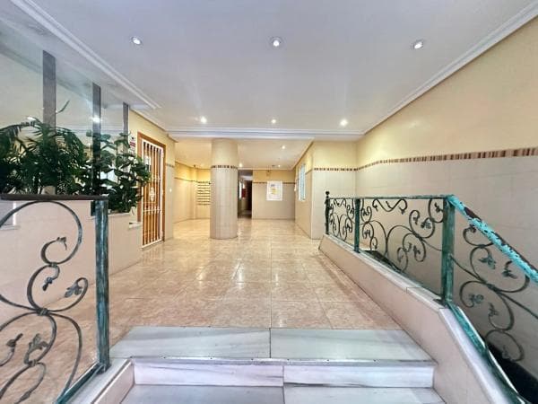 Sale of flat in Barrio Parque de las Naciones, Torrevieja
thumbnail 2