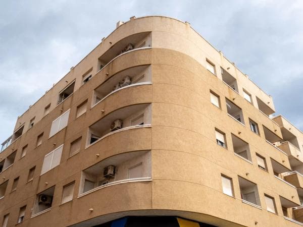 Sale of flat in Calle Joaquín Chapaprieta, Torrevieja
thumbnail 1