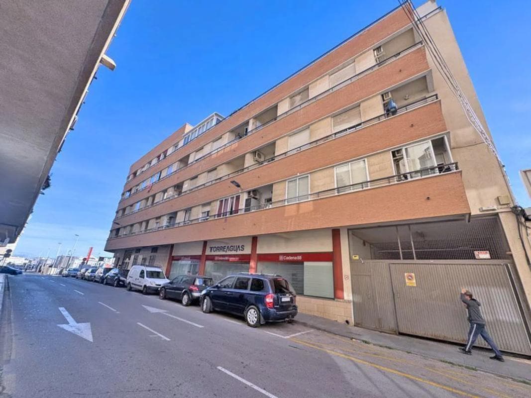 Sale of apartment in Rambla Juan Mateo García, Torrevieja
photo 2
