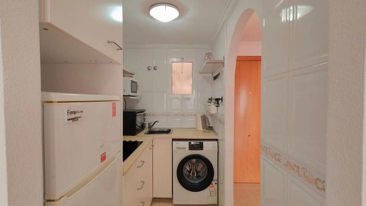 Sale of apartment in Calle San Luis, 48, Torrevieja
photo 3