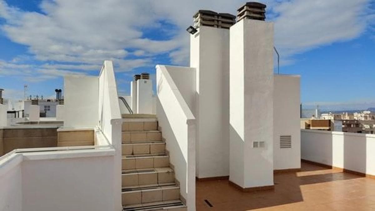 Sale of apartment in Calle San Luis, 48, Torrevieja
photo 4