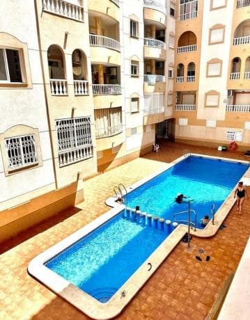 Sale of flat in Calle Santa Trinidad, 25, Torrevieja
thumbnail 1