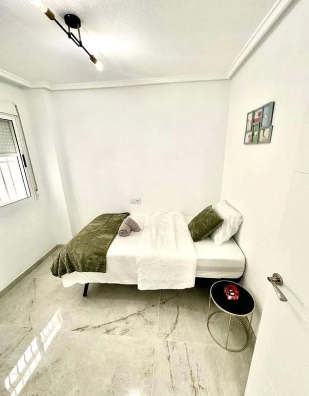 Sale of apartment in Calle Santa Trinidad, 25, Torrevieja
photo 5