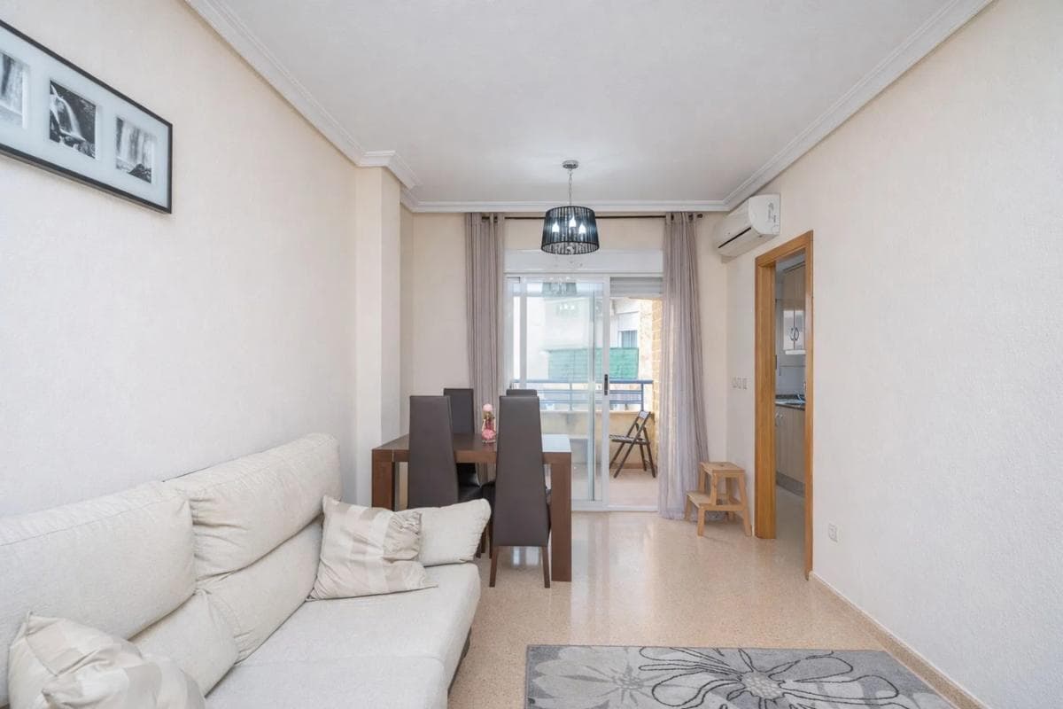 Sale of apartment in Calle San Pascual, Torrevieja
photo 5