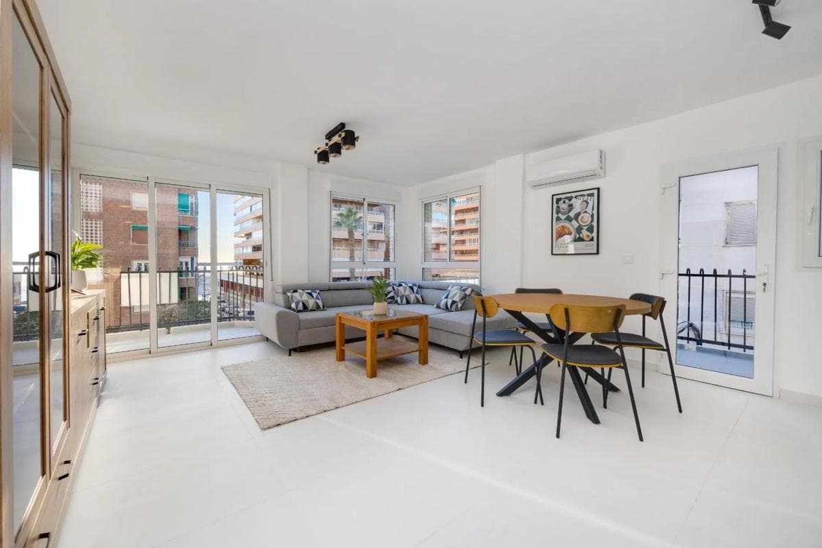 Sale of apartment in Calle Santomera, 19, Torrevieja
photo 5