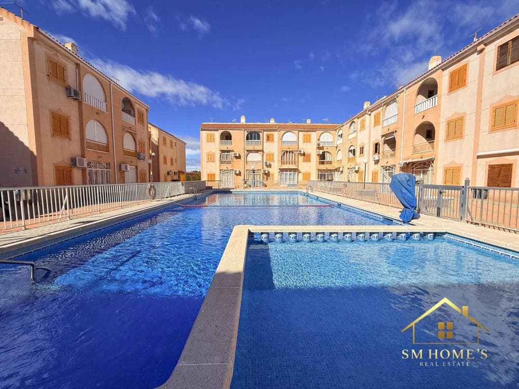Sale of apartment in Calle Beniel, Torrevieja
photo 2