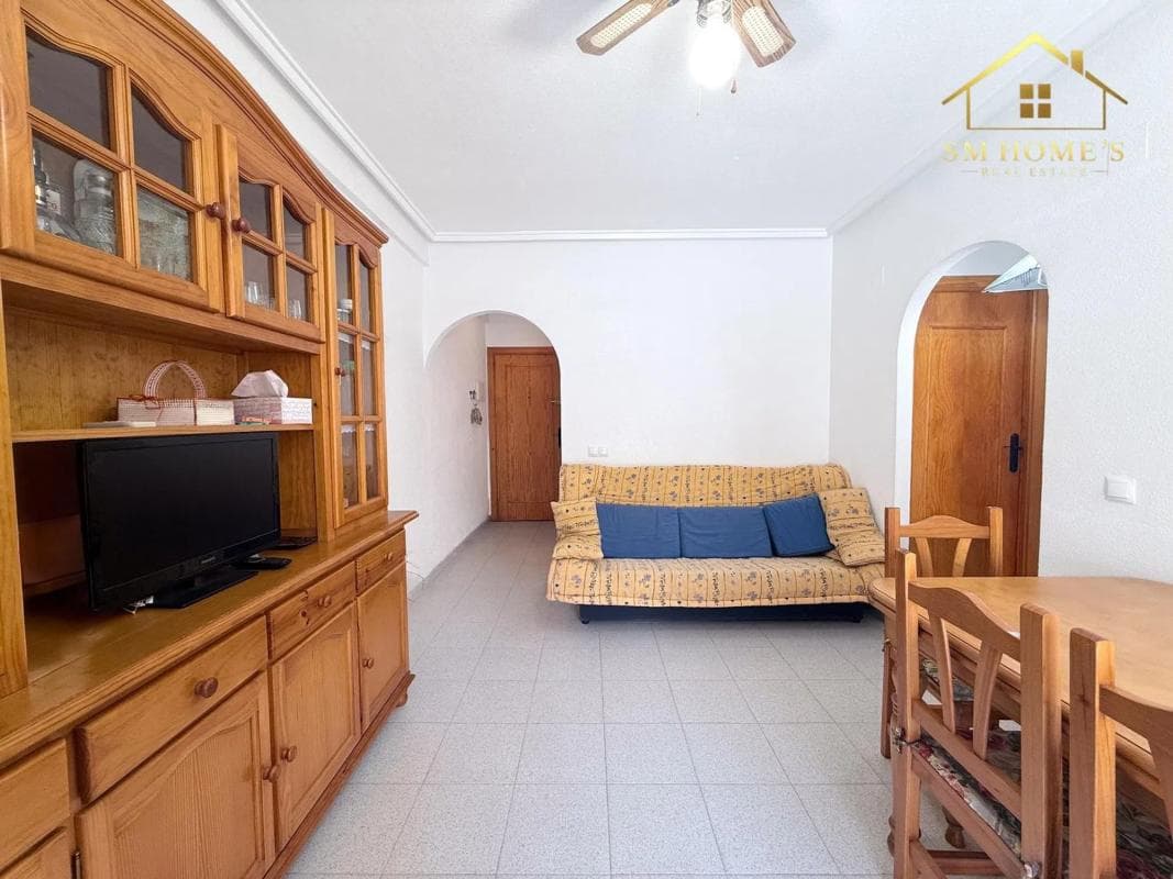 Sale of apartment in Calle Beniel, Torrevieja
photo 3