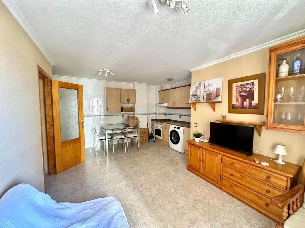 Sale of apartment in Avenida Desiderio Rodríguez, Torrevieja
photo 4