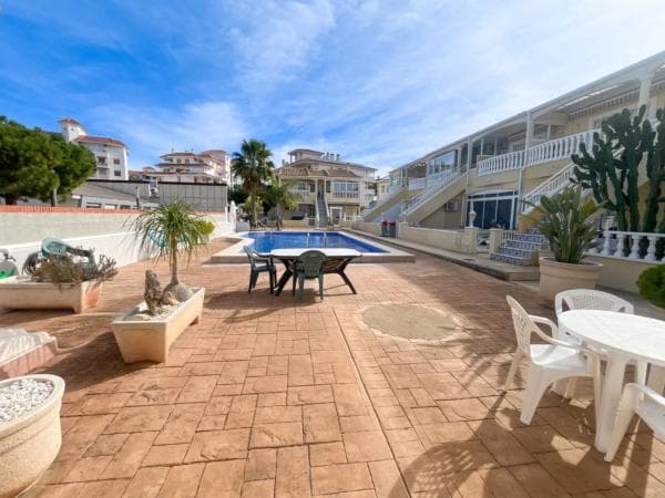 Venta de piso en Calle Sauce, Torrevieja
thumbnail 2