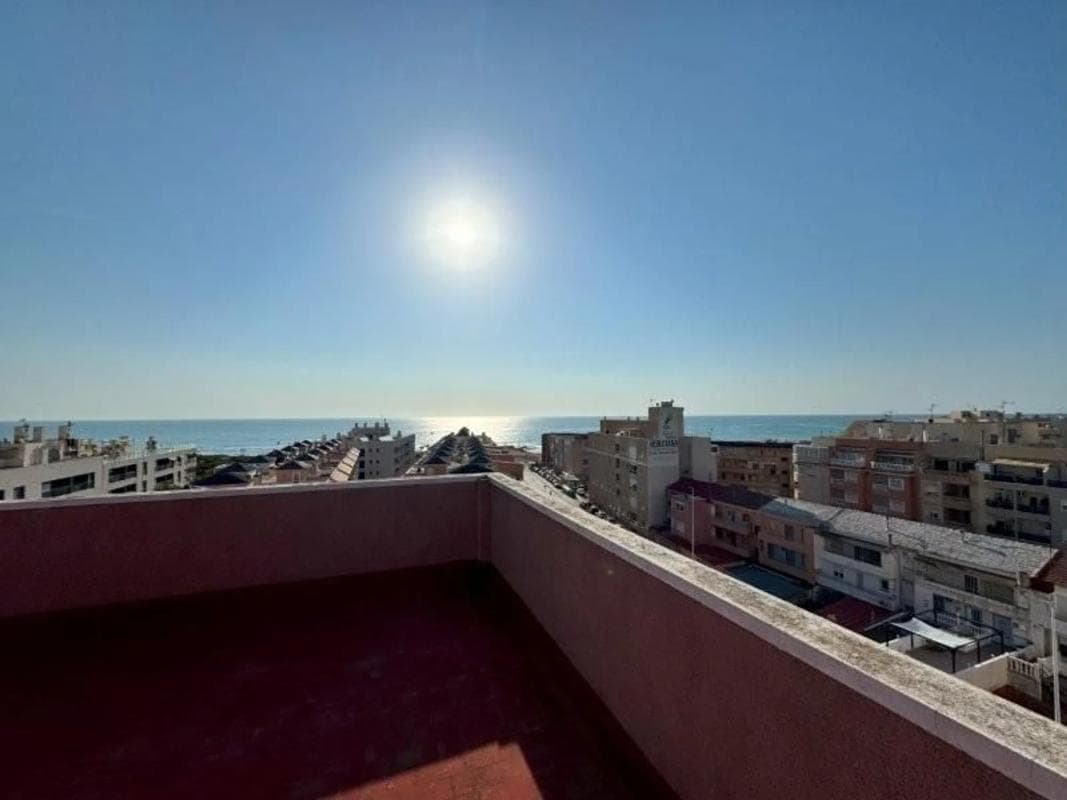 Venta de piso en Barrio Gaspar Perrelló, Torrevieja
photo 3