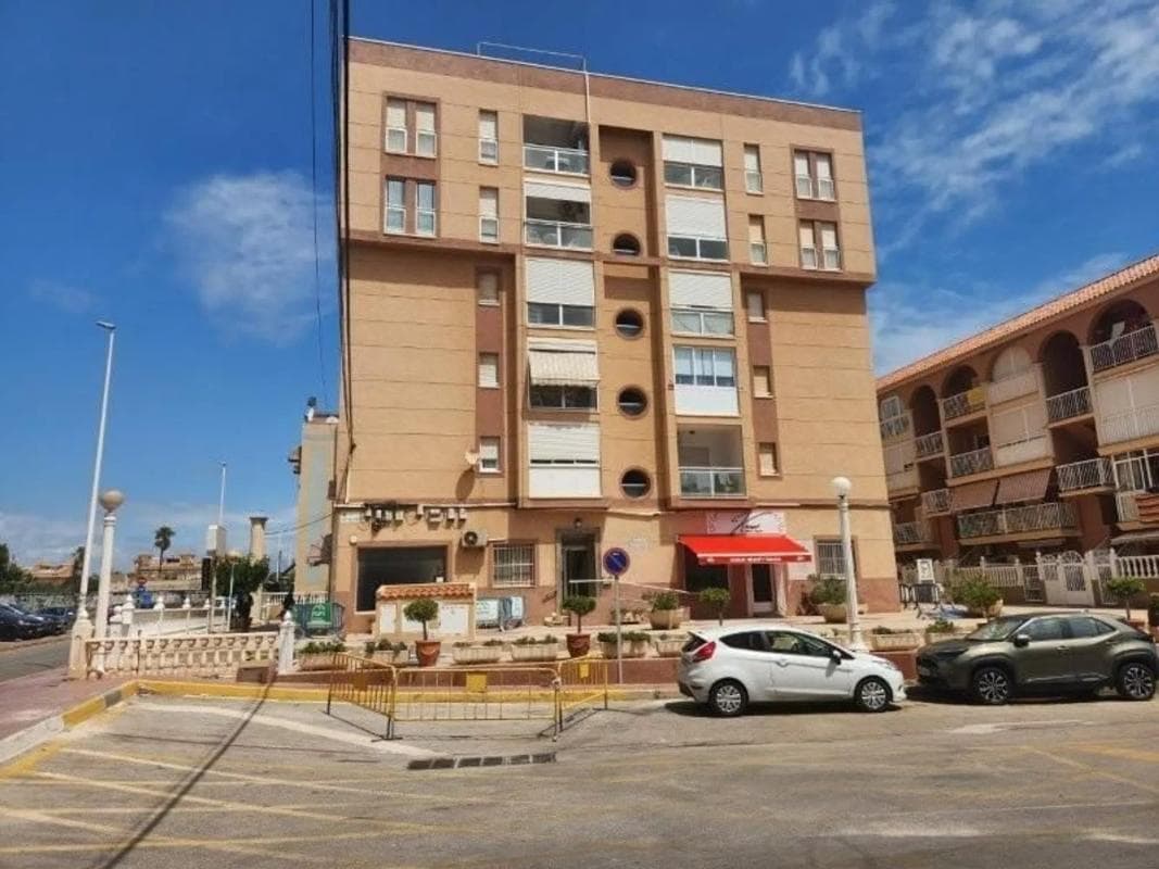 Venta de piso en Barrio Gaspar Perrelló, Torrevieja
photo 4