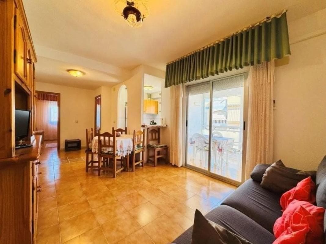 Venta de piso en Barrio Gaspar Perrelló, Torrevieja
photo 5