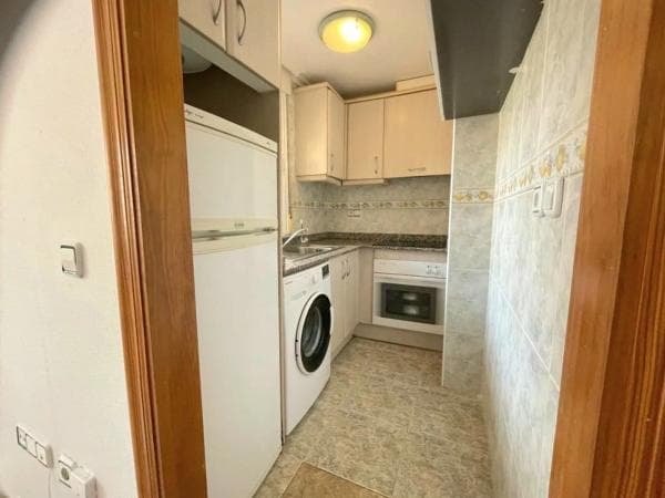 Venta de piso en Barrio Gaspar Perrelló, Torrevieja
thumbnail 2