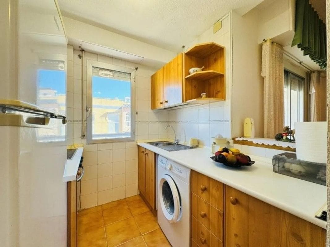 Venta de piso en Barrio Gaspar Perrelló, Torrevieja
photo 3