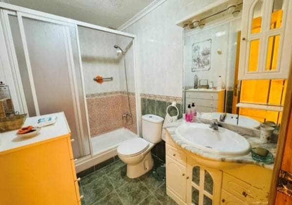 Venta de piso en Barrio Gaspar Perrelló, Torrevieja
thumbnail 2