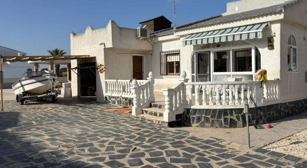 Venta de chalet independiente en Barrio La Siesta - El Salado - Torreta, Torrevieja
photo 2