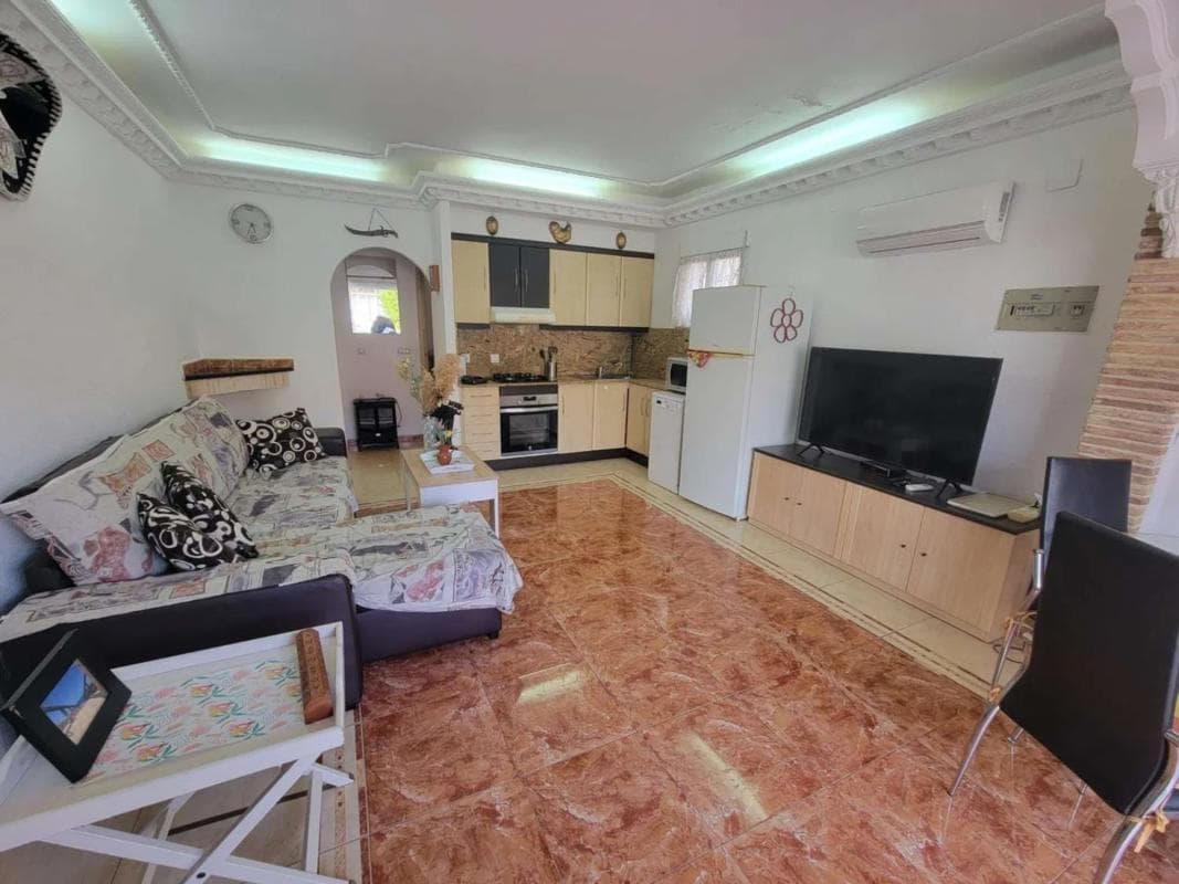 Venta de chalet adosado en Avenida Adradas , Torrevieja photo 5
