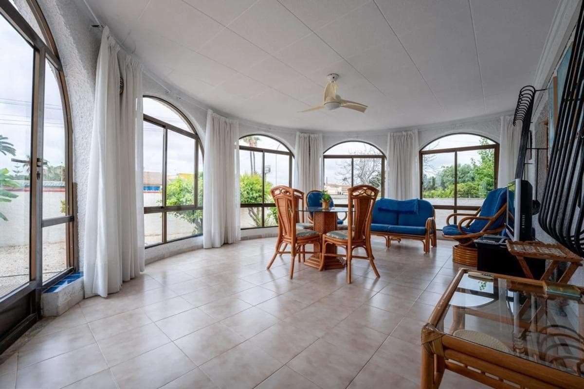 Venta de chalet independiente en Barrio La Siesta - El Salado - Torreta, Torrevieja
photo 3