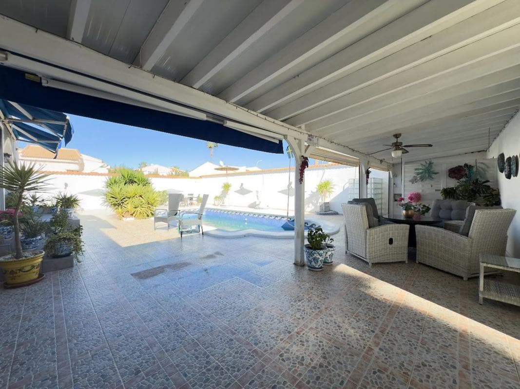 Venta de chalet independiente en Barrio La Siesta - El Salado - Torreta, Torrevieja
photo 4