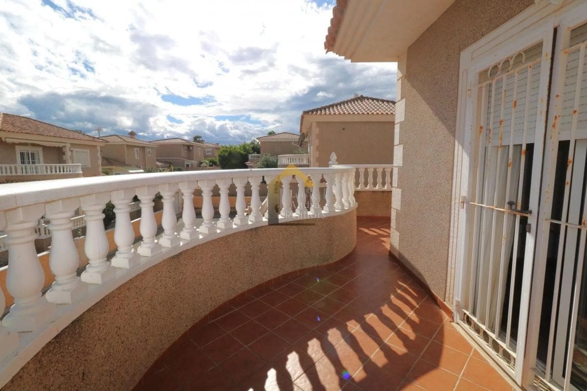 Venta de chalet independiente en Barrio Los Balcones - Los Altos del Edén, Torrevieja
photo 5
