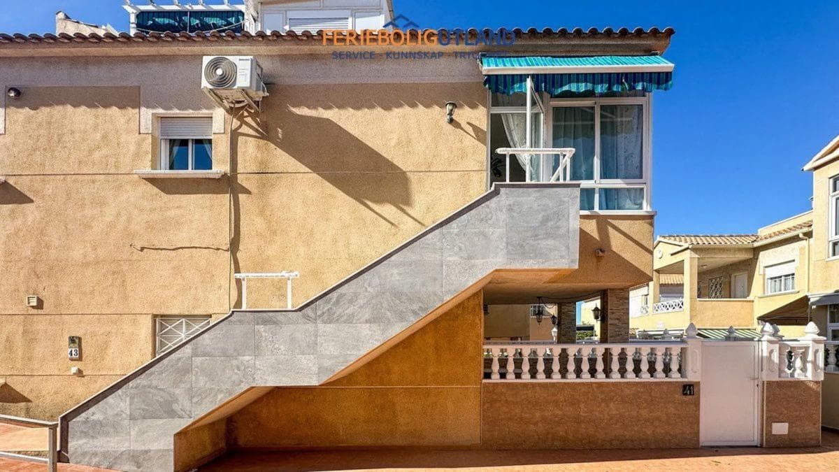Sale of apartment in Calle Francisco Alonso Lorenzo, 2, Torrevieja
photo 3