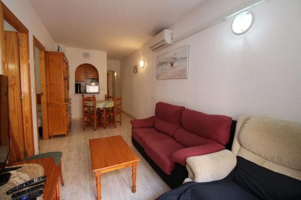 Venta de piso en Barrio Antonio Machado, Torrevieja
thumbnail 1