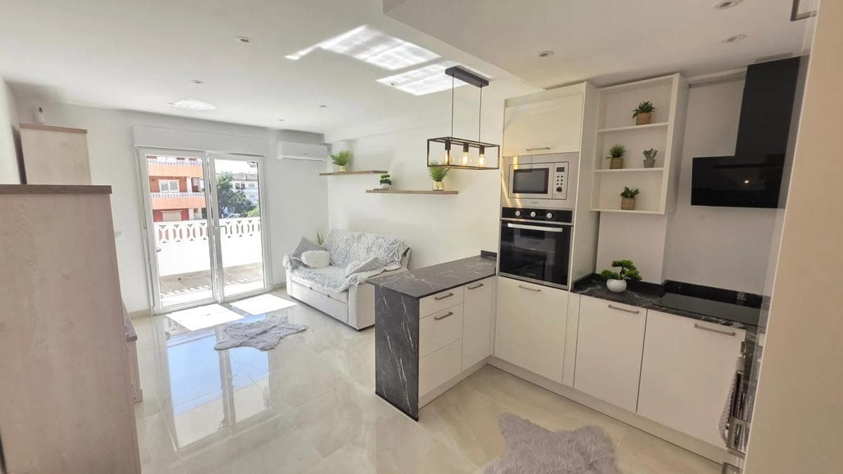 Sale of apartment in Calle Arrecife, 13, Torrevieja
photo 5