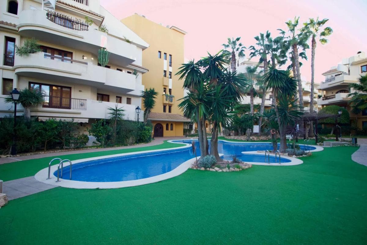 Sale of apartment in Calle Marejadilla, Torrevieja
photo 3