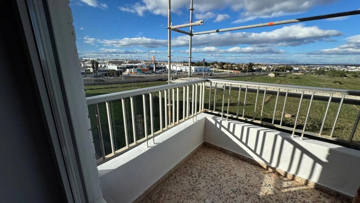 Sale of apartment in Calle Arrecife, Torrevieja
photo 4