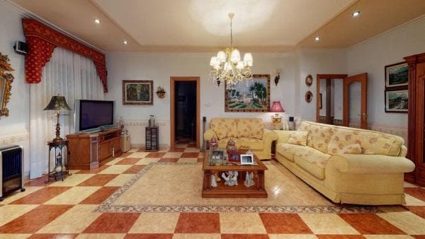 Chalet independiente en venta en Crevillente, Crevillente
thumbnail 2