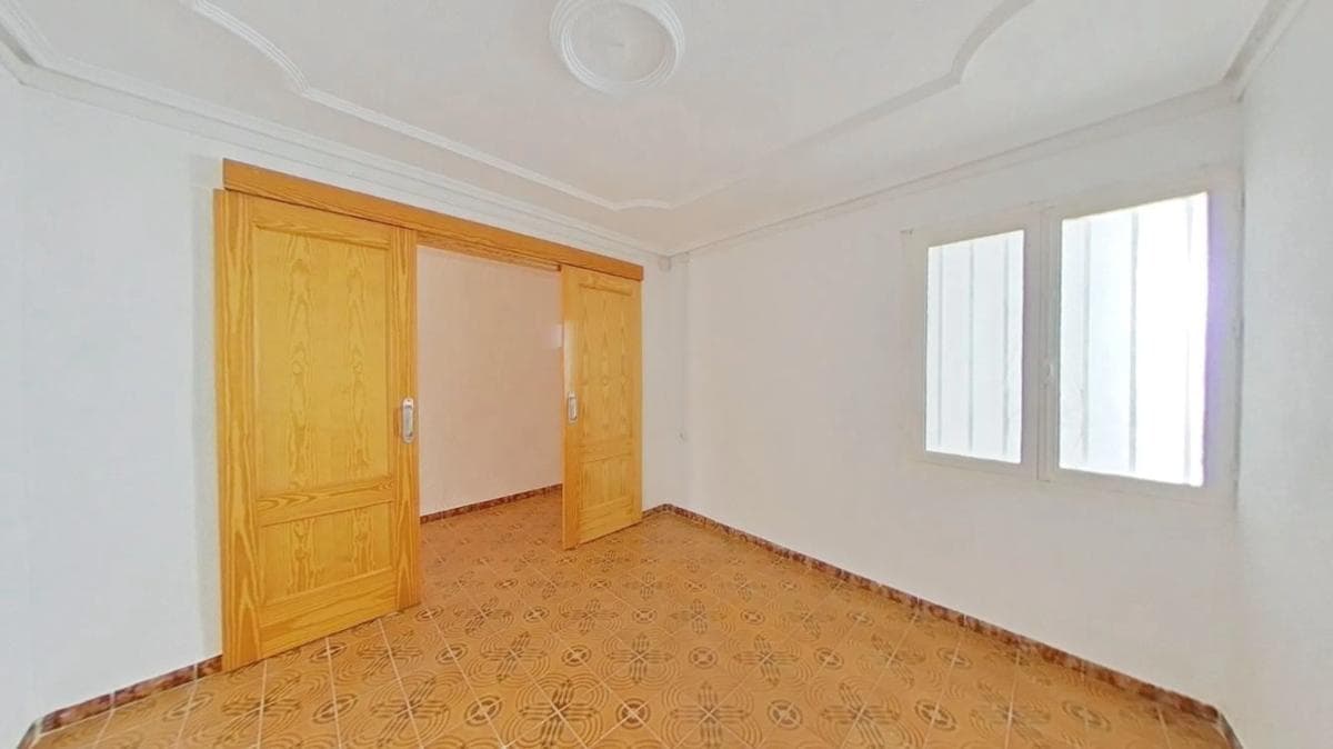 Venta de piso en Barrio Reina Victoria-Miguel Hernández, Elche / Elx
photo 4