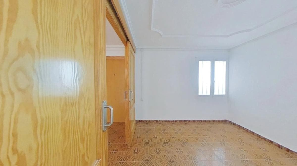 Venta de piso en Barrio Reina Victoria-Miguel Hernández, Elche / Elx
photo 5